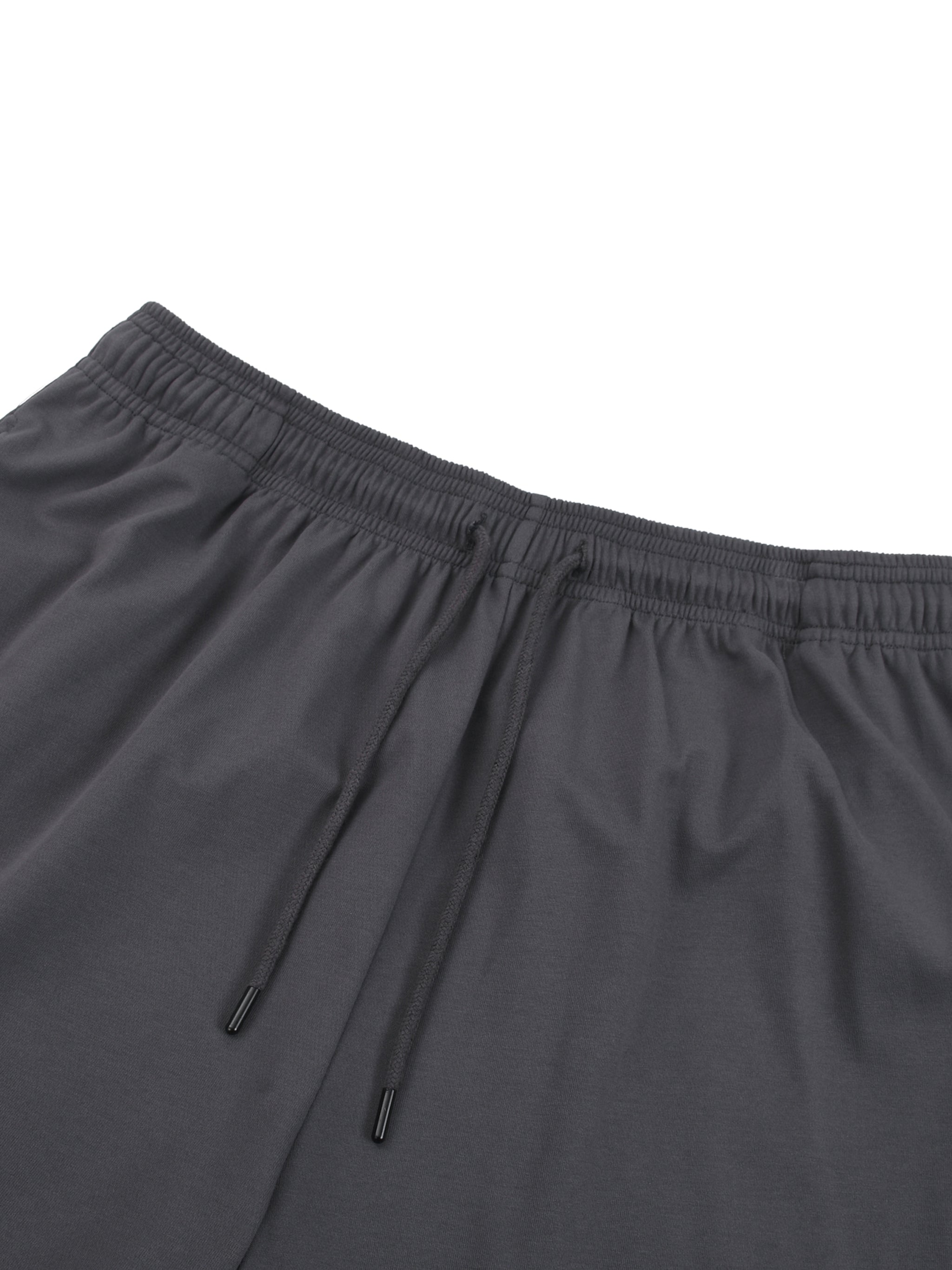 Mesh-Lined Quick-Dry Performance Shorts fabric detail view 1