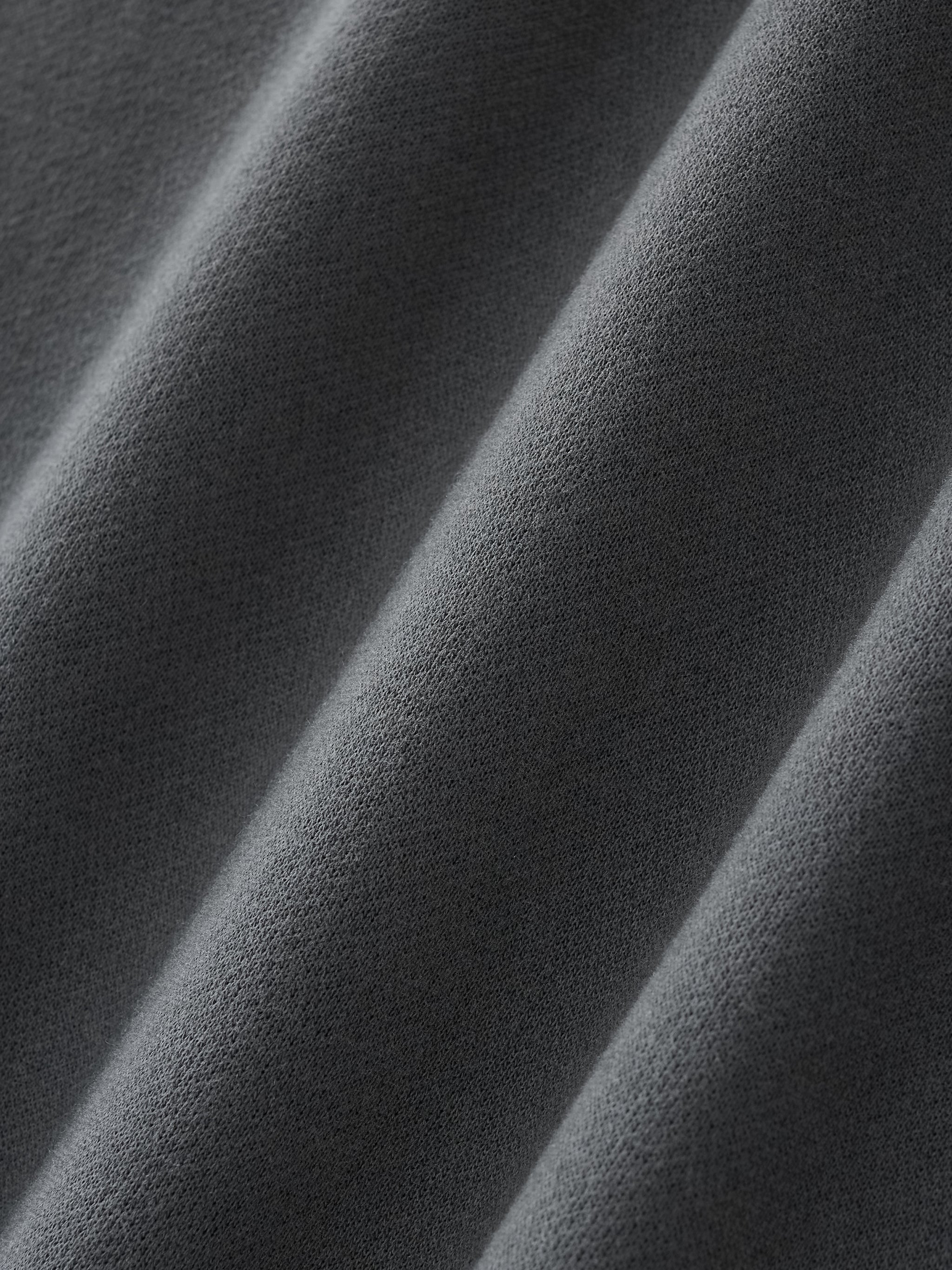 Relaxed Drawstring Three-quarter Sweatpants fabric detail view 4